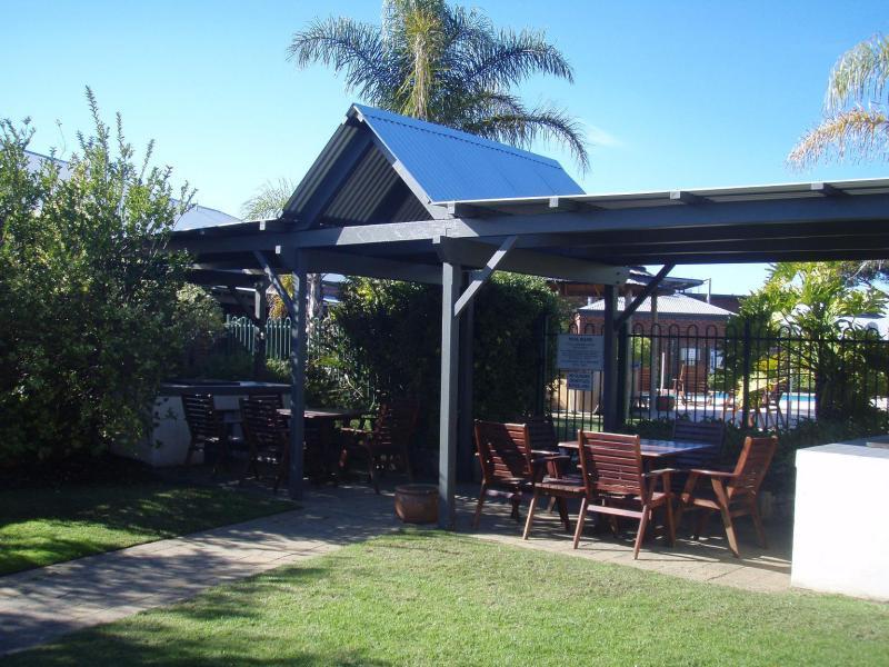 Dunsborough Central Motel Exterior photo