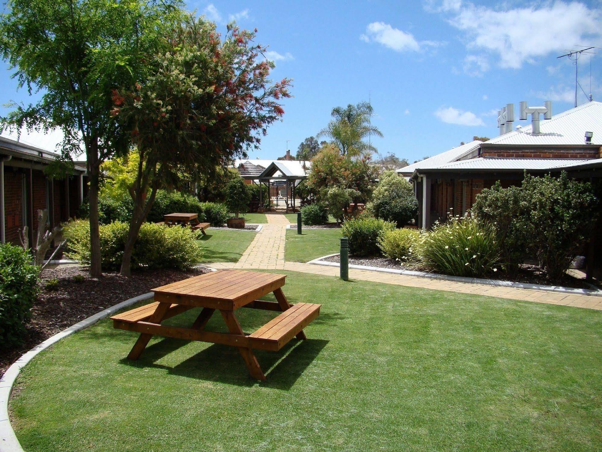 Dunsborough Central Motel Exterior photo