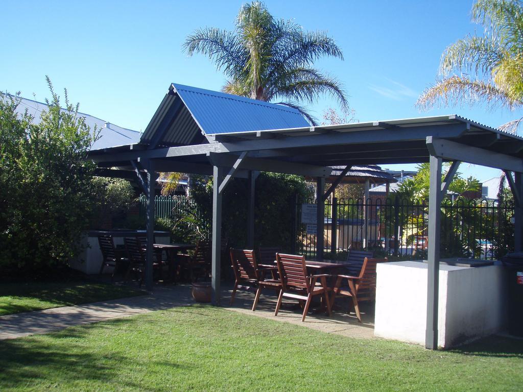 Dunsborough Central Motel Exterior photo